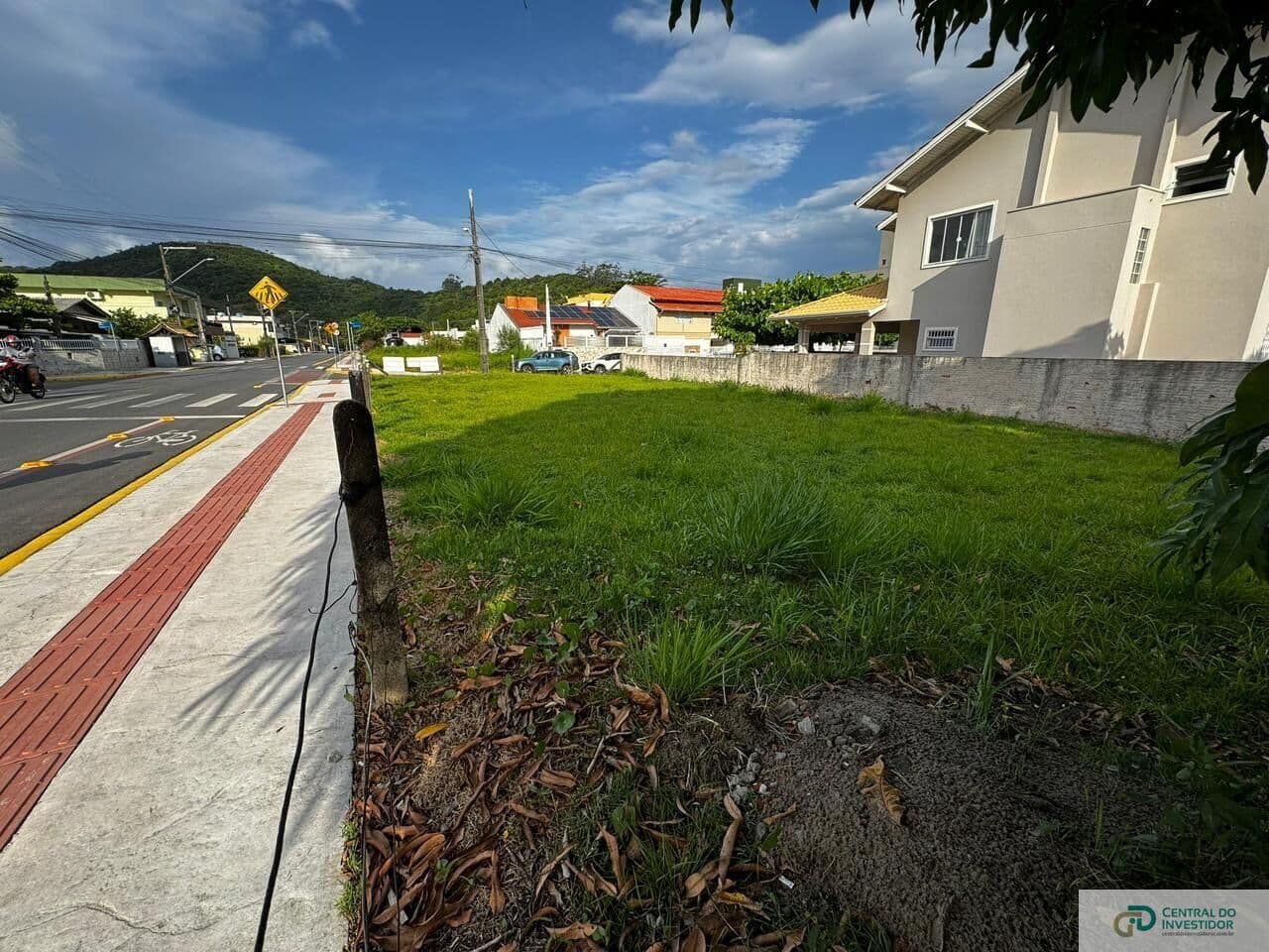 Terreno De Esquina Quadra Mar em Zimbros - Bombinhas/SC