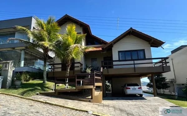 Casa Mobiliada Com Vista Deslumbrante Para O Mar – Condomínio Panorâmico, Em Bombinhas - SC!