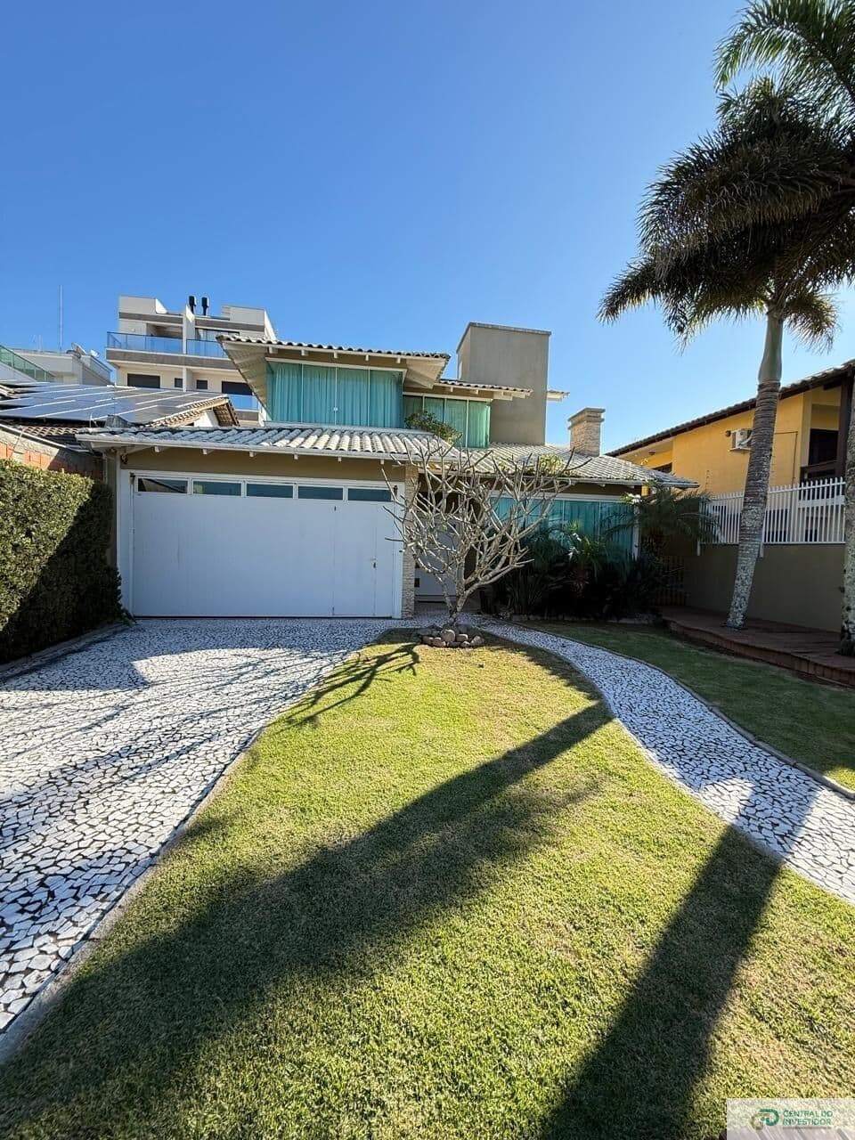 Linda Casa Com 03 Suítes Pronta Para Morar! Próximo a Praia De Canto Grande, Bombinhas - SC!