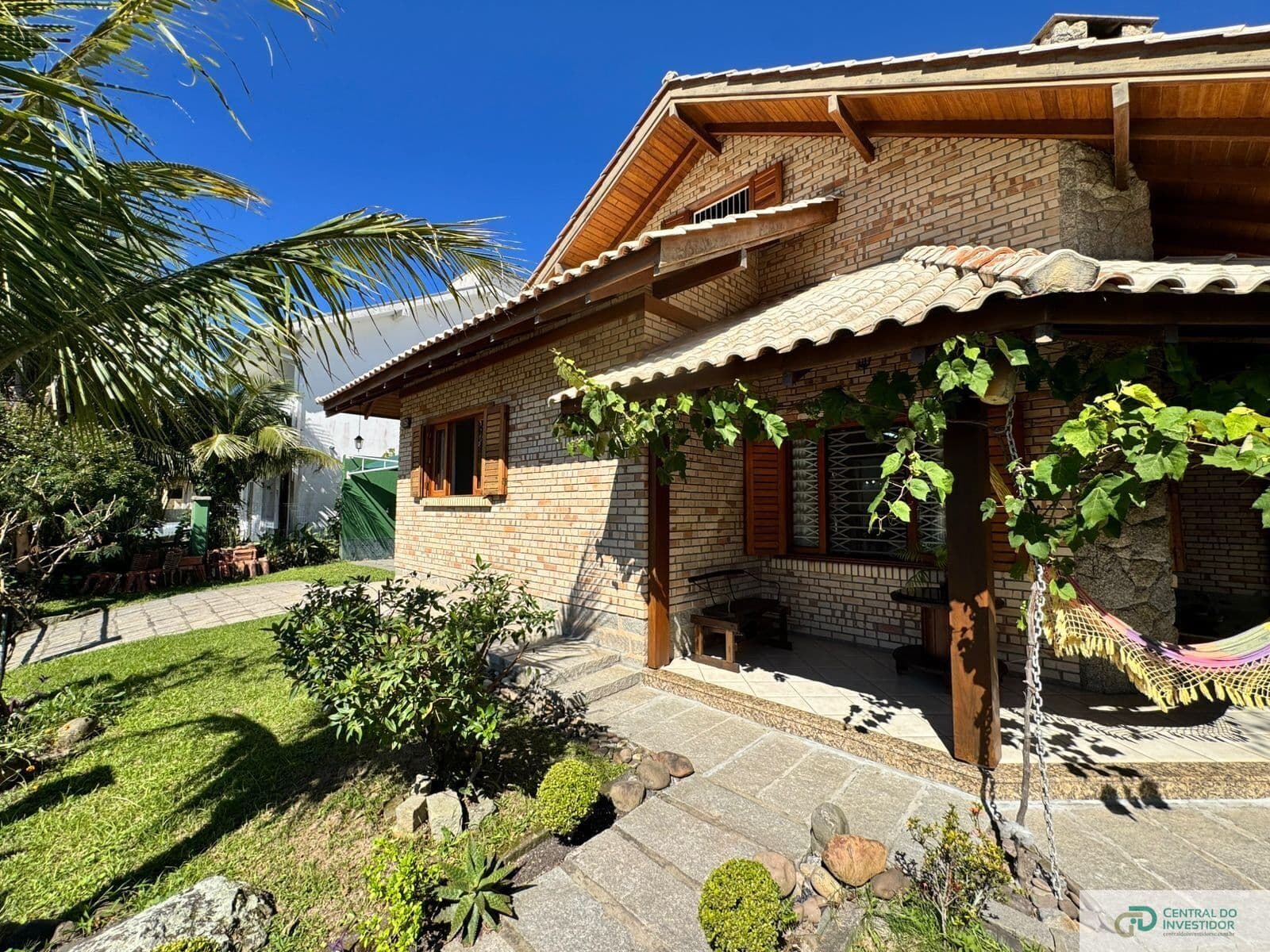 Casa à Venda Com 03 Dormitórios no Litoral — Espaço, Estilo e Qualidade de Vida Em Bombinhas - SC! Bombas - Bombinhas/SC