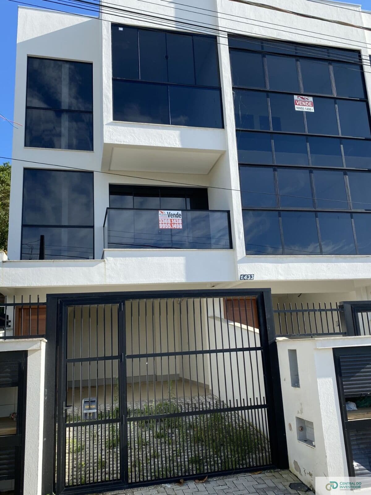 Sobrado a Venda em Bombinhas Triplex com Amplo Espaço!!! Bombas - Bombinhas/SC
