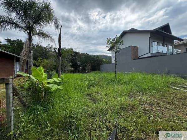 Terreno a Poucos Metros do Mar – Praia de Mariscal | Bombinhas/SC