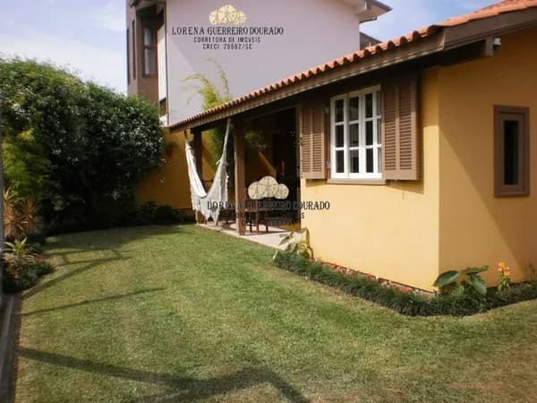 Casa Alvenaria para Aluguel em Centro Garopaba-SC