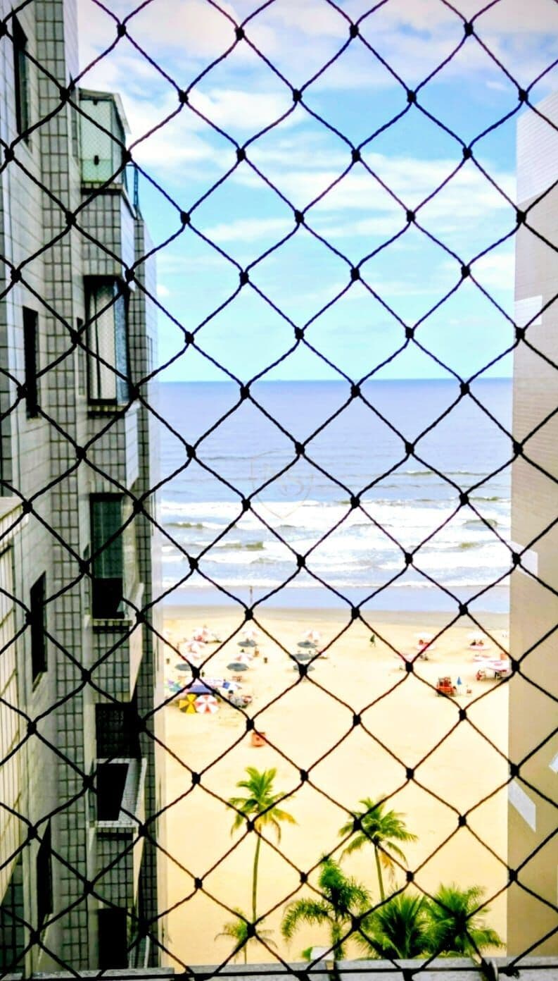 Apartamento prédio frente ao mar em Praia Grande