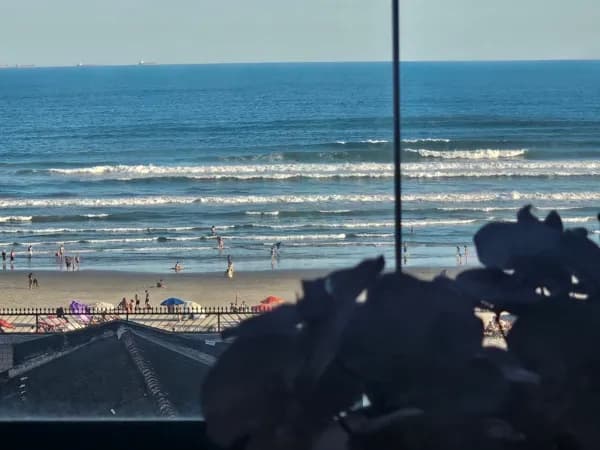 Apartamento frente ao mar a venda em Praia Grande SP