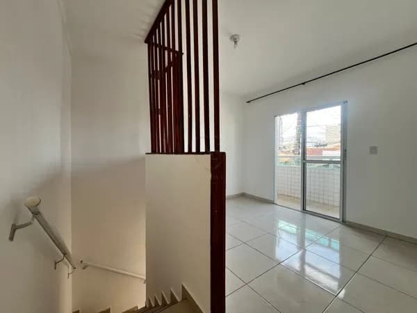 Casa 2 dormitórios, sacada - Guilhermina