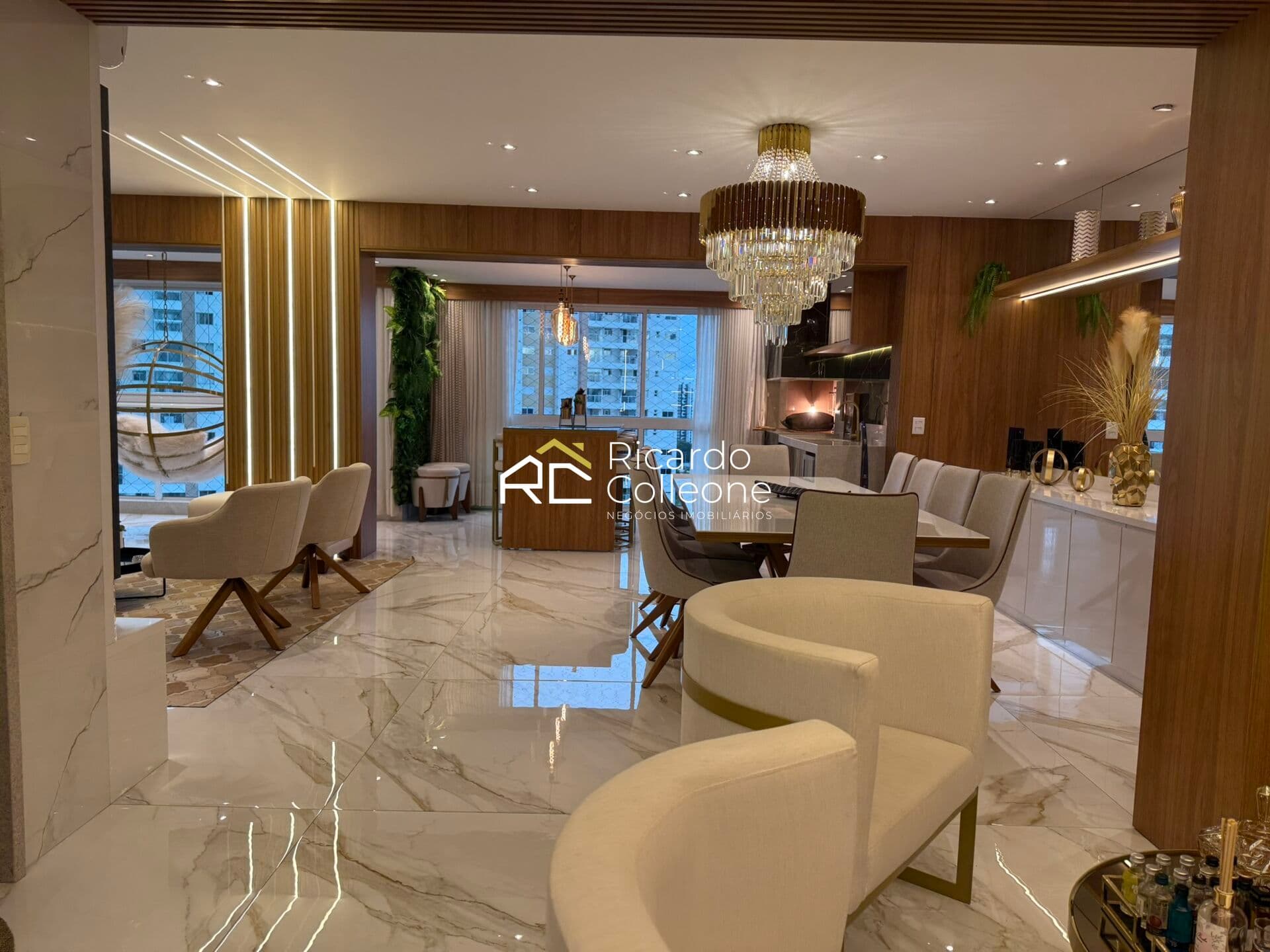 Apartamento Alto Padrão 166m2, 4 Quartos sendo 3 Suítes.