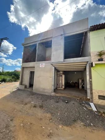 Sobrado em Iguaí - Centro