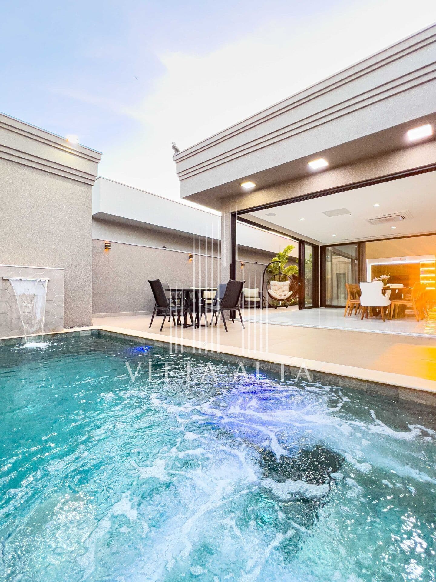✨ Belíssima Casa Moderna à Venda – Quinta do Golfe Jardins ✨