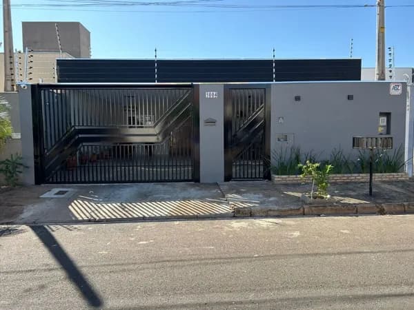 Casa 3 dormitórios - DOCA VETORASSO