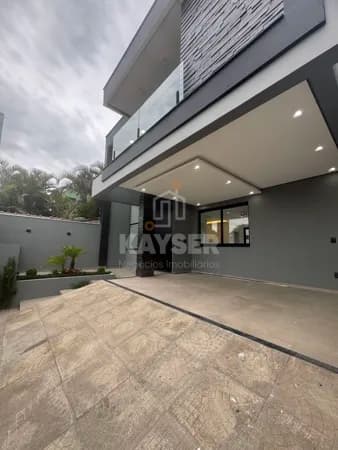 Sobrado Alto Padrão, próximo ao Parcão de Cachoeirinha.