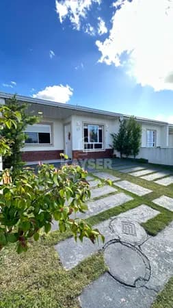 Casa 03 dormitórios condomínio Di Napoli