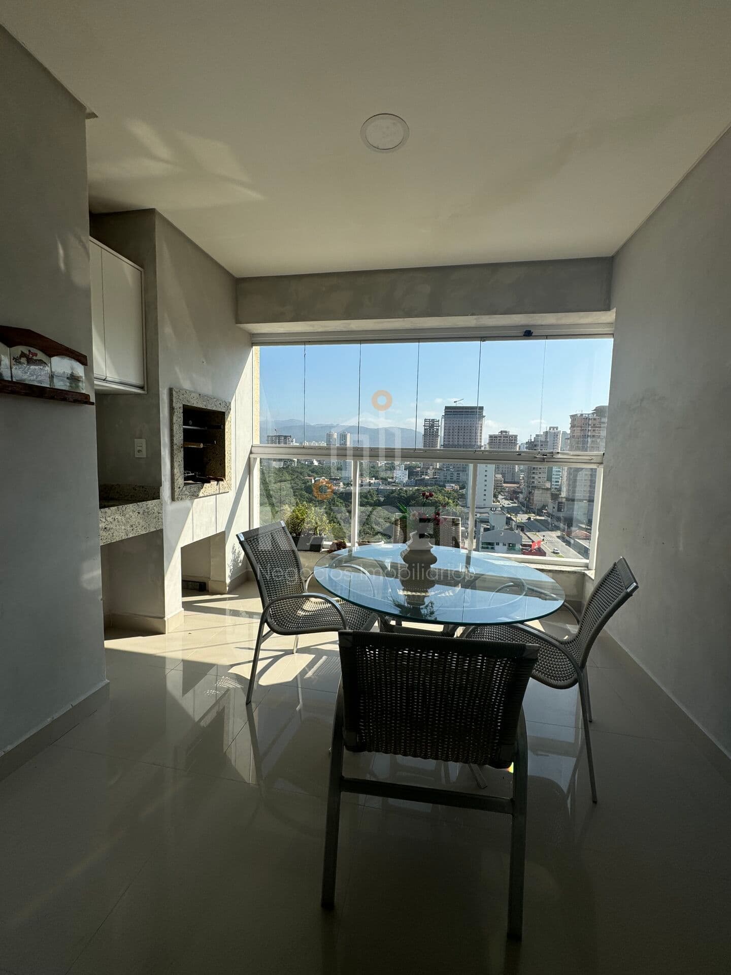 Apartamento em Itapema - Meia Praia