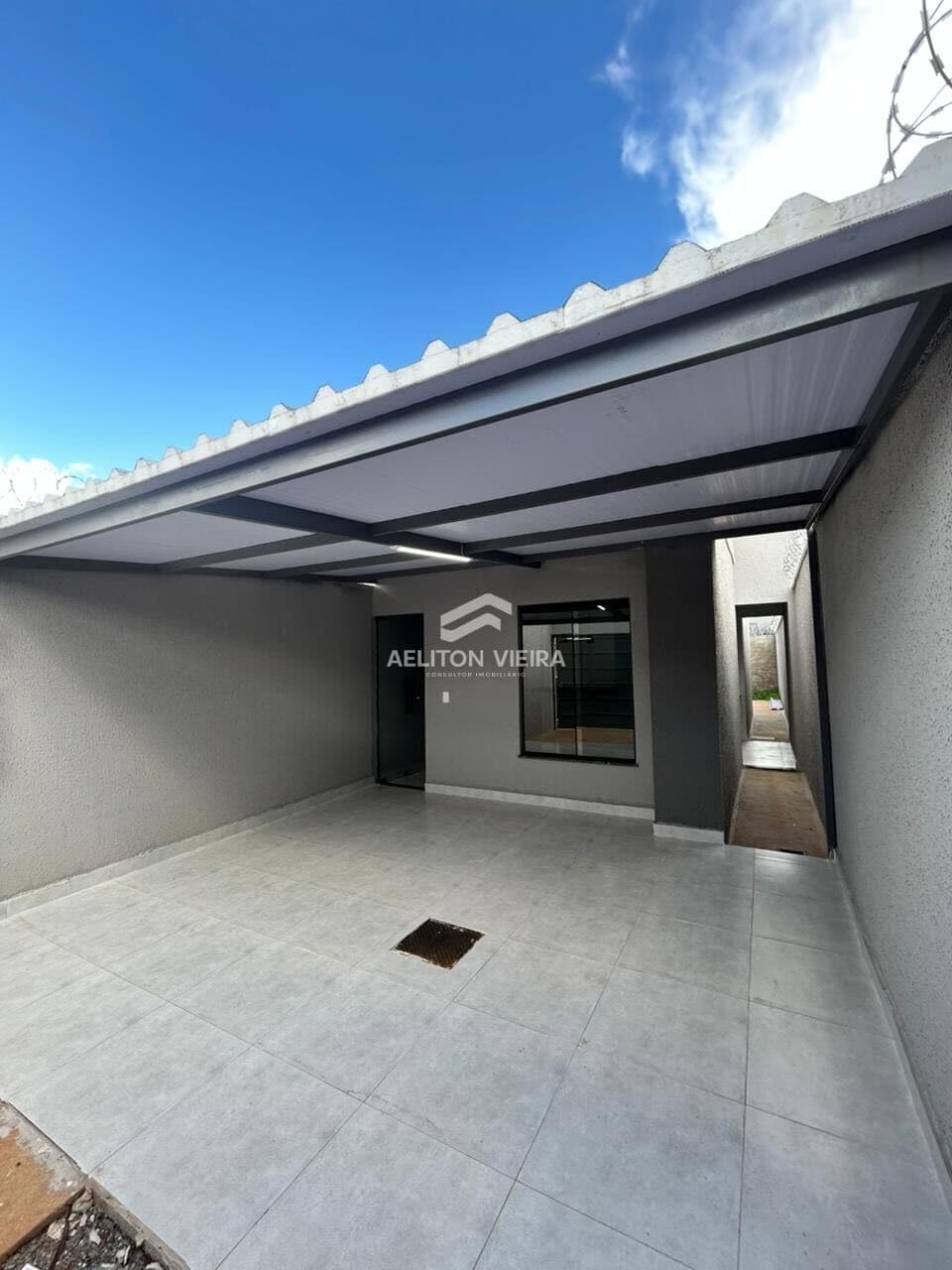 Casa à Venda no Jardim Scala, em Trindade.