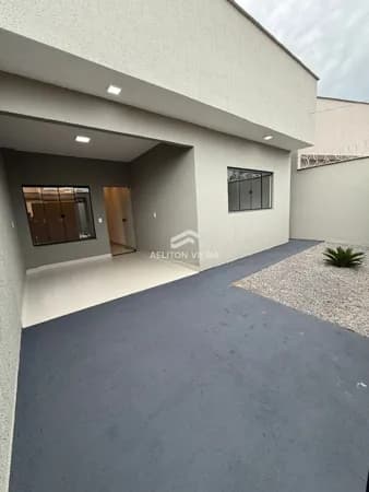 Casa à Venda no Jardim Decolores, em Trindade