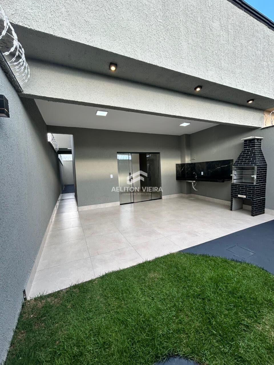 Casa à Venda no Residencial Maria Monteiro, em Trindade