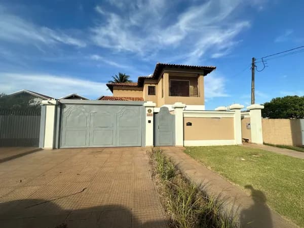 Sobrado com 1 suíte e 2 dormitórios à venda, 278m² por R$ 1.300.000 - Alto das Paineiras - Dourados/MS