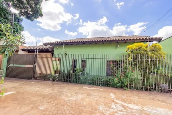Casa com 1 suíte e 2 dormitórios à venda R$ 550.000,00 - Cohafaba III Plano - Dourados/MS