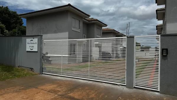 Sobrado com 2 dormitórios à venda, 57 m² por R$ 275.000,00 - Jardim dos Estados - Dourados/MS