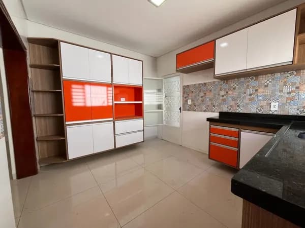 Casa com 1 suíte e 2 quartos à venda por R$ 950.000 - Jardim América - Dourados/MS
