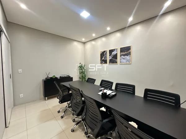 Sobrado comercial à venda por R$ 2.500.000 - Centro - Dourados/MS