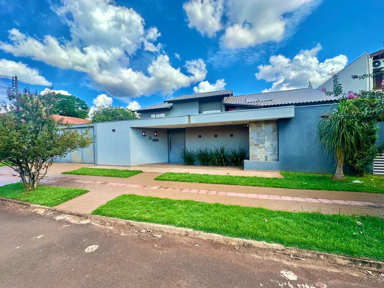 Casa à venda com 3 suítes disponível em oportunidade no Portal de Dourados