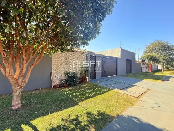 Casa com 1 suíte,2 dormitórios + salão comercial à venda, 389 m² por R$ 1.200.000 - Parque Alvorada - Dourados/MS