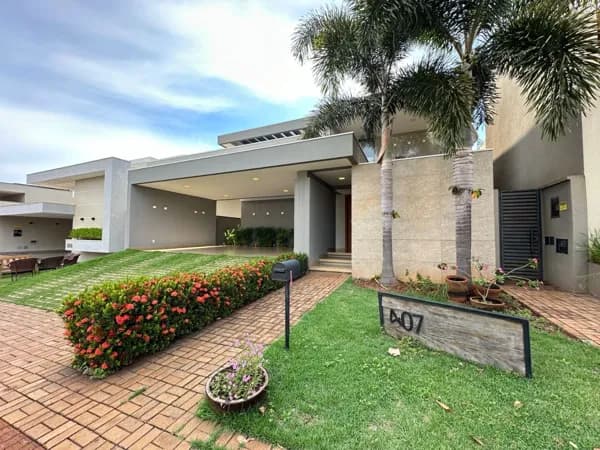 Sobrado com 3 suítes à venda por R$ 2.800.000 - Porto Madero - Dourados/MS