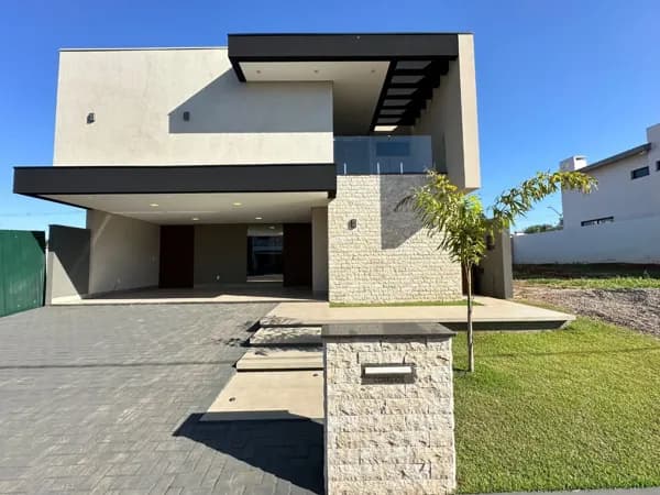 Sobrado com 4 dormitórios à venda, 229 m² por R$ 1.900.000,00 - Porto Seguro - Dourados/MS
