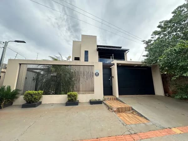 Sobrado com 1 suíte e 3 dormitórios a venda por R$ 1.150.000 - Jardim Independência - Dourados/MS
