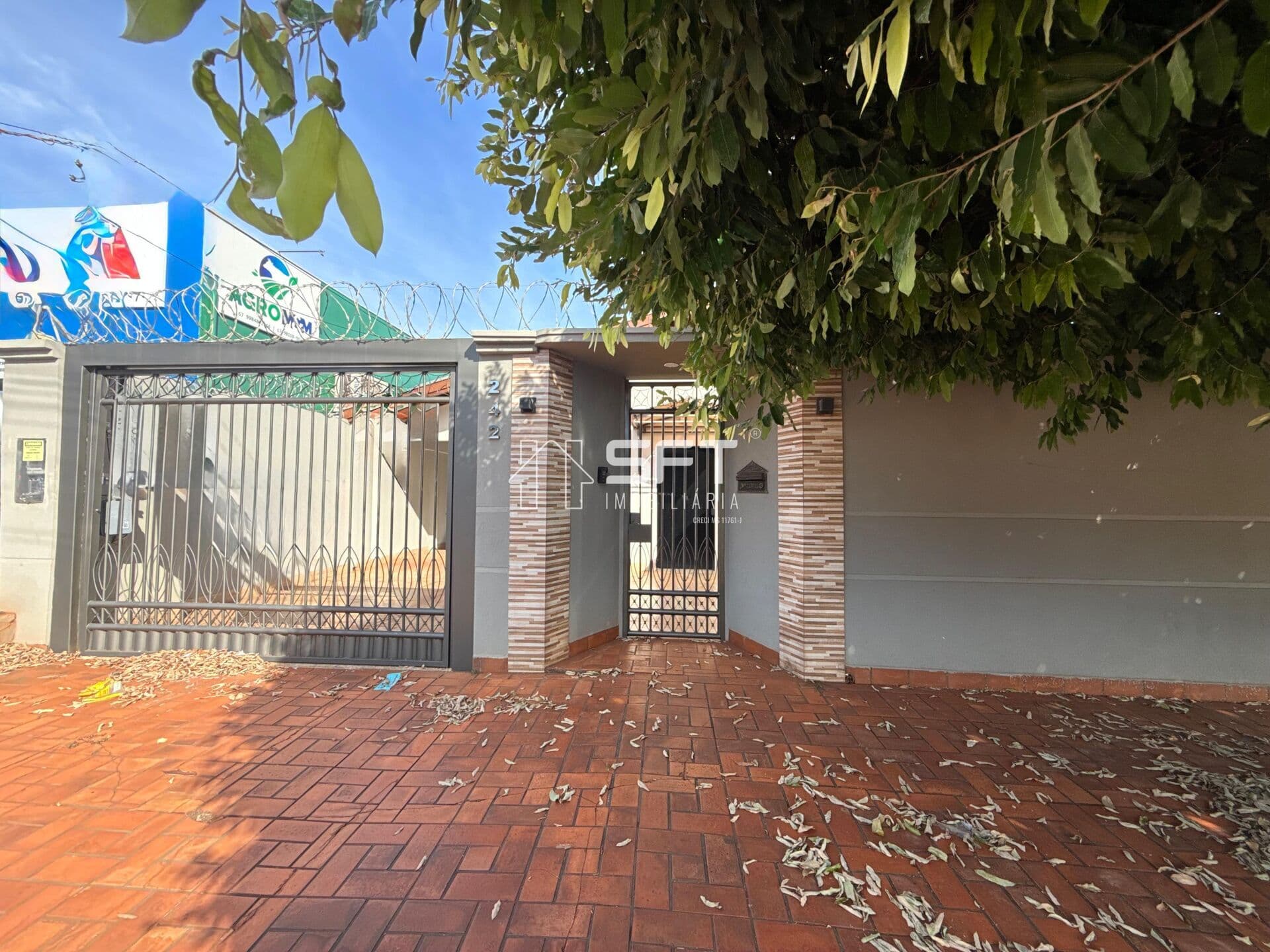 Casa para locação com área gourmet - R$ 5.500,00