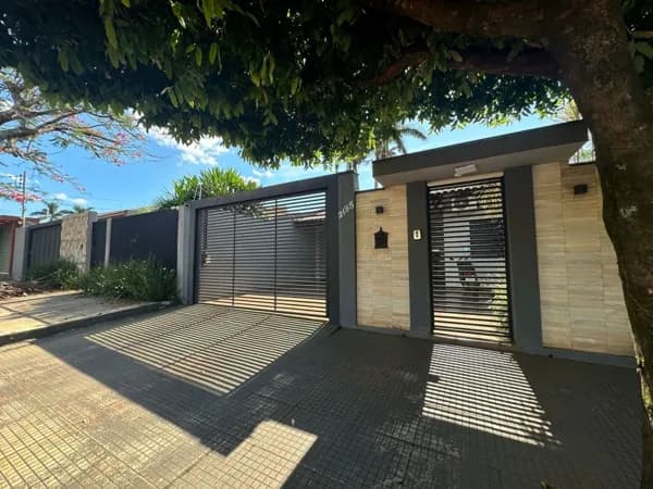 Casa com 1 suíte e 2 dormitórios à venda por R$ 850.000 - Vila São Luiz - Dourados/MS
