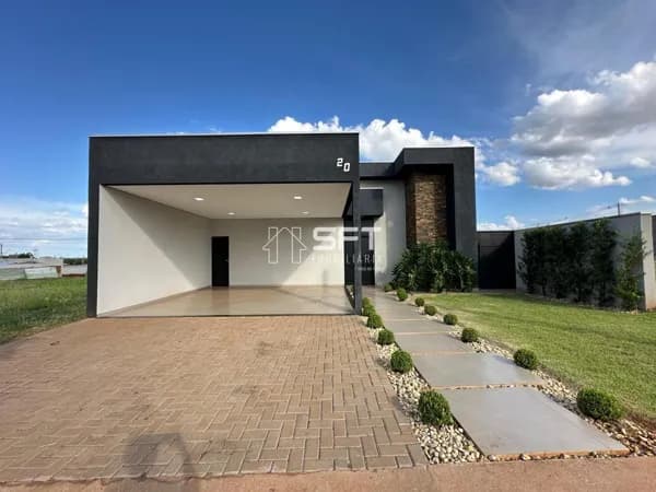 Casa com 1 suíte e 2 dormitórios à venda, 126m² por R$ 950.000 - Porto Royale - Dourados/MS