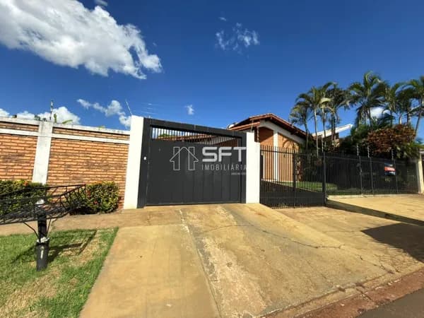 Casa com 1 suíte e 2 dormitórios à venda, 400m² por R$ 1.700.000 - Vila São Luiz - Dourados/MS