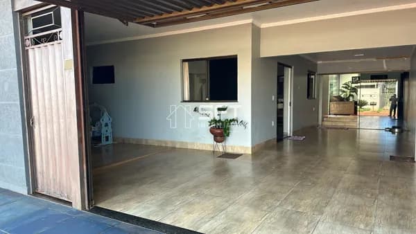 Casa com 2 suítes e 1 dormitório à venda por R$ 530.000 - Parque dos Jequitibás - Dourados/MS