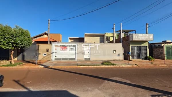 Casa para locação com 2 quartos no Vival dos Ipês - R$ 2.250,00