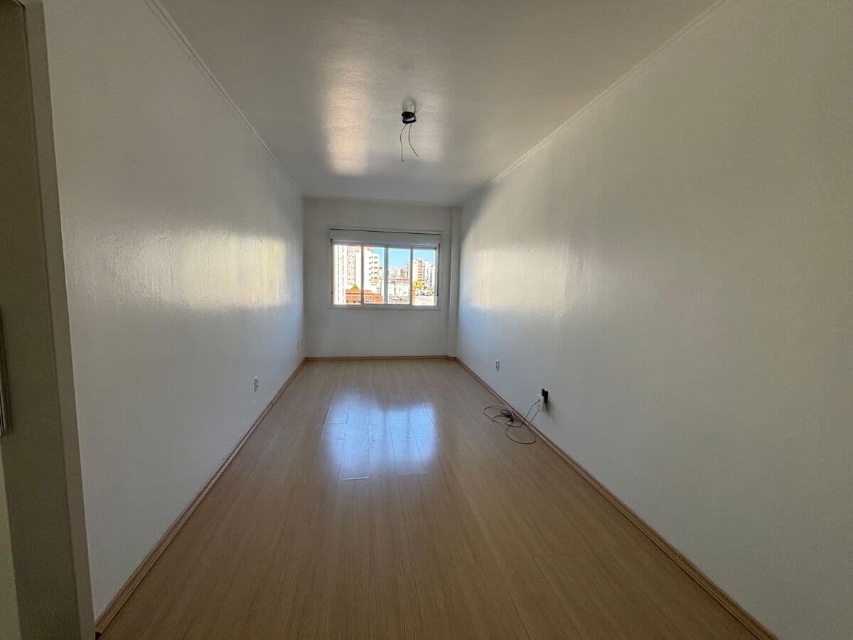 APARTAMENTO REFORMADO 2 DORMITÓRIOS EM BAIRRO SÃO PELEGRINO - CAXIAS DO SUL