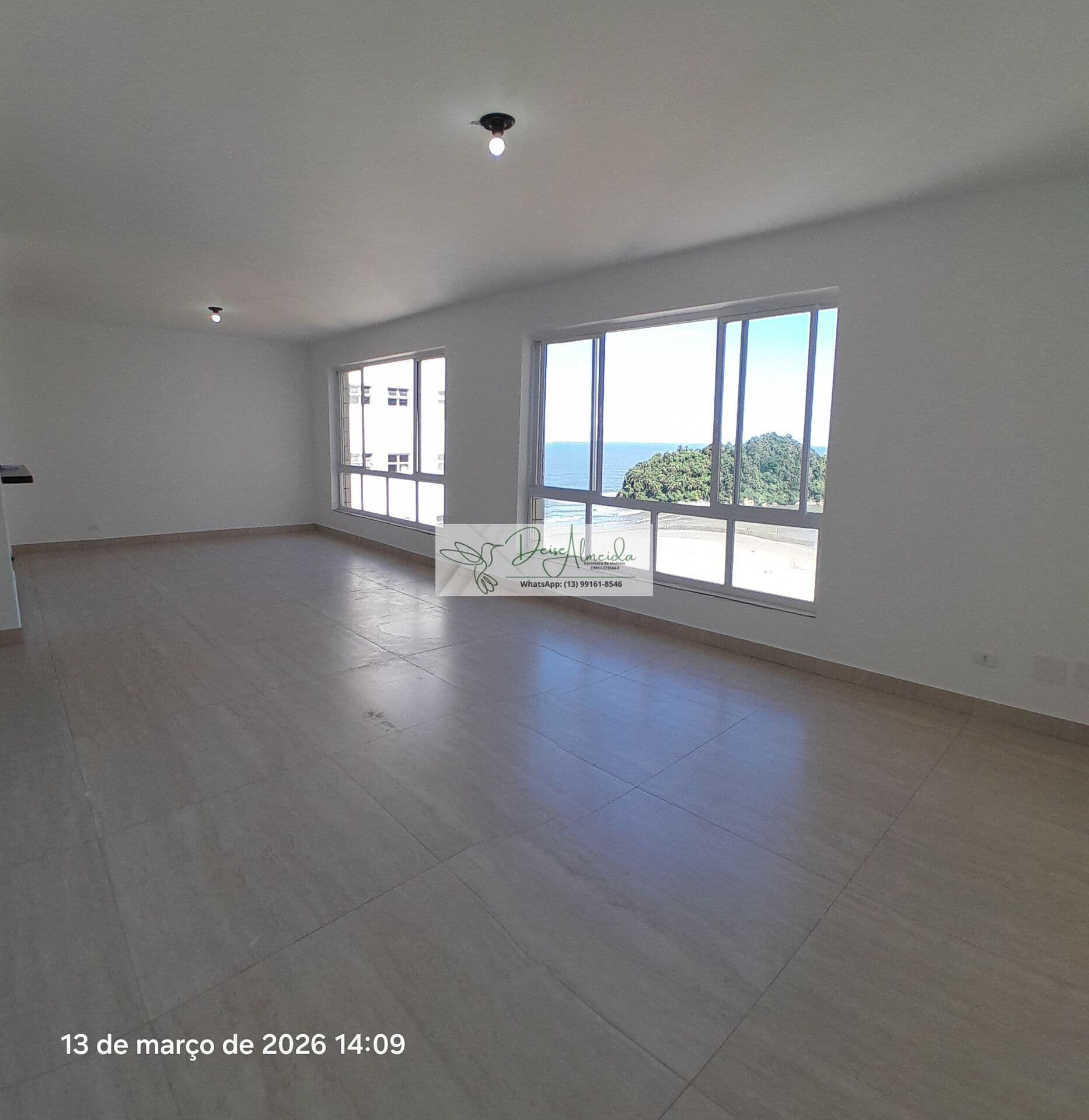 Apartamento à venda na Orla de Santos -Pé na Areia - Vista para o Mar - 03 Quartos(01 suíte) .