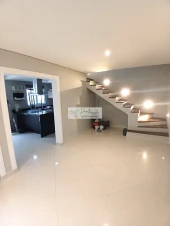 Casa à Venda com 4 Quartos, Jacuzzi e Solarium – 03 Vagas - na Aparecida - Santos/SP.