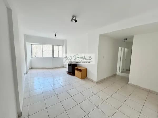 Oportunidade única no Embaré – Frente ao Mar! Apartamento à venda com 90 m² de área útil, 2 dormitórios, sala ampla, cozinha com copa, área de serviço, quarto de empregada revertido e vista mar.