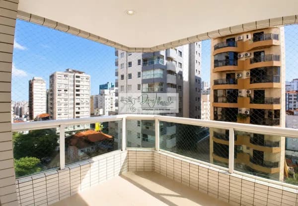Apartamento à venda, 01 quadra e meia da praia no bairro Pompéia, Santos/SP., com 3 Quartos (1 suíte), 3 banheiros, varanda grill e 2 vagas de garagem.
