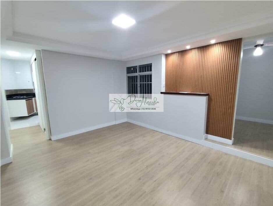 Apartamento à venda no Bairro Pompeia-Santos/SP. - 01 quadra da praia- 02 Quartos - Garagem coletiva com manobrista.