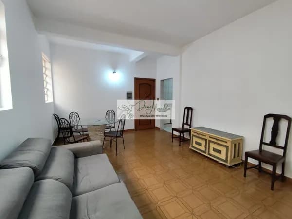 Locação - Apartamento Térreo no Gonzaga – 03 Quartos - Garagem suficiente- 1 Quadra da Praia!
