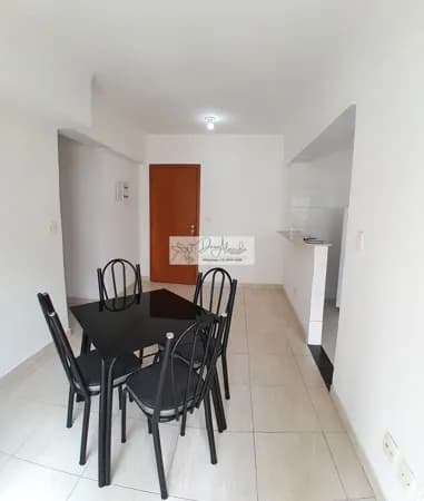 Apartamento à venda - 02 Quartos - Sala com Varanda - Garagem- 01 Quadra da Praia.