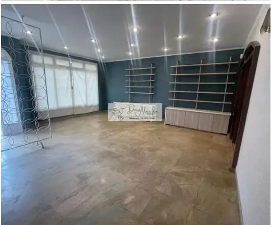 Linda Casa - Sobrado para locação Comercial no Gonzaga - Com 04 Quartos, 04 banheiros, Vaga para até 03 carros.