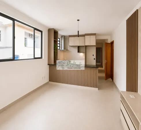 Sobreposta Alta no Marapé – Santos/SP - 02 Quartos com 01 suíte - Sala ampla - Varanda com churrasqueira.