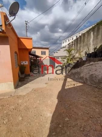 Casa à venda no bairro Califórnia em Belo Horizonte/MG