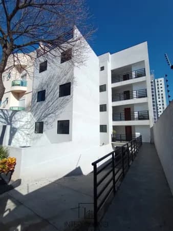 Apartamento novo com elevador próximo a Universidade de Medicina Abc