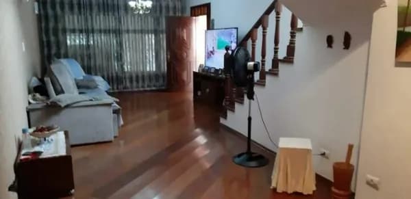 Sobrado a venda com4 dormitórios sendo 3 suítes e 6 vagas no Valparaíso em Santo André