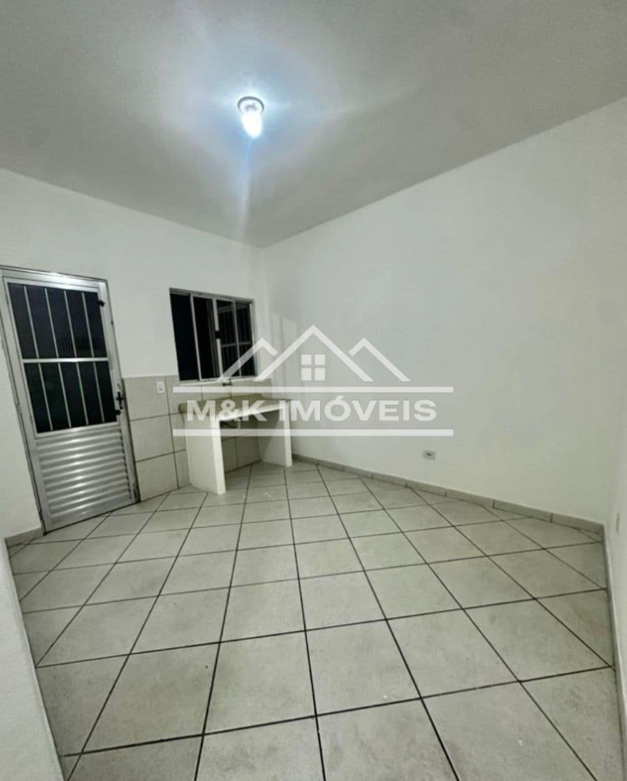 Casa de 02 Cômodos em Parque Santo Antônio